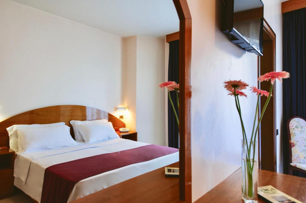Bajamar Beach Hotel Formia Zewnętrze zdjęcie