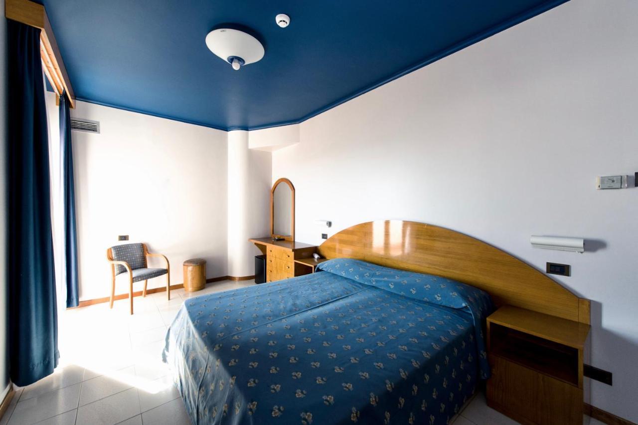 Bajamar Beach Hotel Formia Zewnętrze zdjęcie