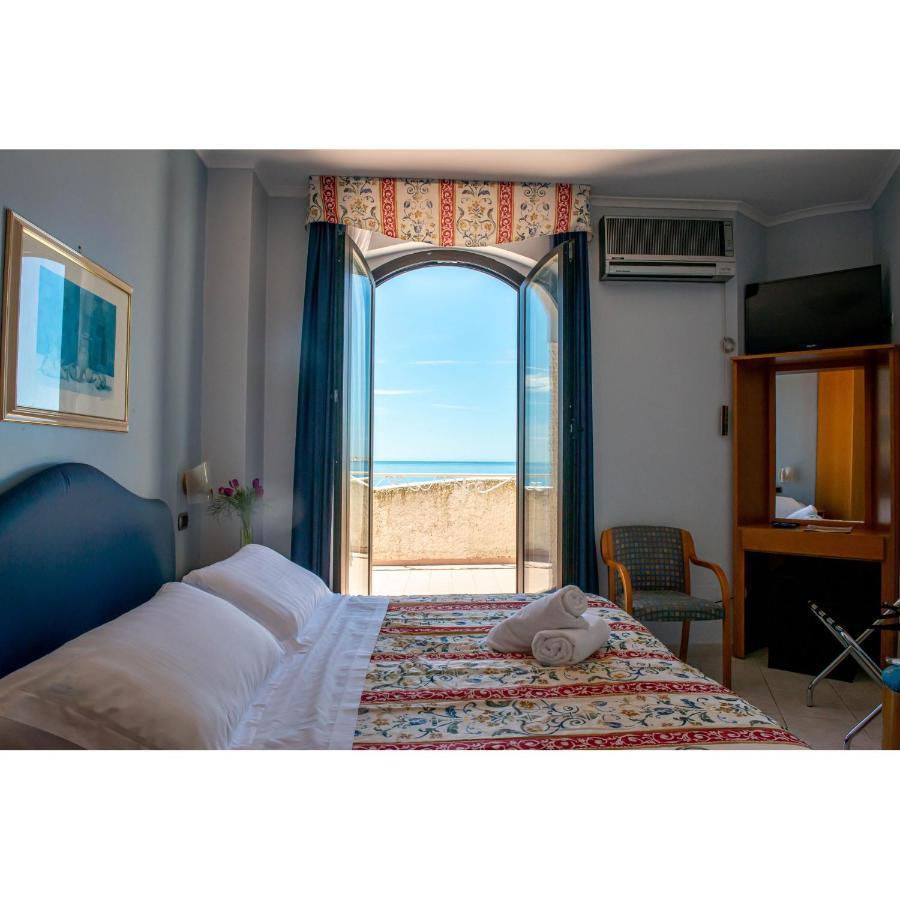 Bajamar Beach Hotel Formia Zewnętrze zdjęcie